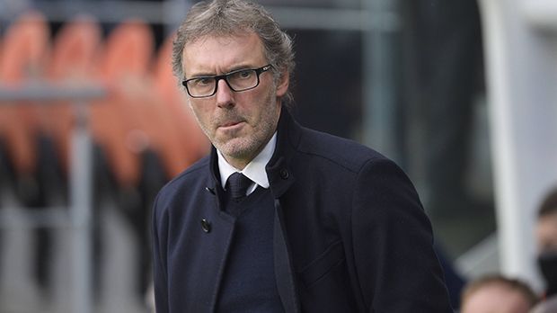 
                <strong>Paris Saint-Germain: Laurent Blanc</strong><br>
                Paris Saint-Germain: Laurent Blanc. Gerade sicherte sich Laurent Blanc mit PSG acht Spieltage vor Schluss die französische Meisterschaft. Schielt da etwa schon Manchester United auf den Erfolgstrainer? Laut "Talksport" ist der französische Fußballlehrer heißer Kandidat, sollte Louis van Gaals Posten frei werden. Wechselt Laurent Blanc in die Premier League, müsste wiederum ein neuer Erfolgstrainer für Paris gefunden werden.
              