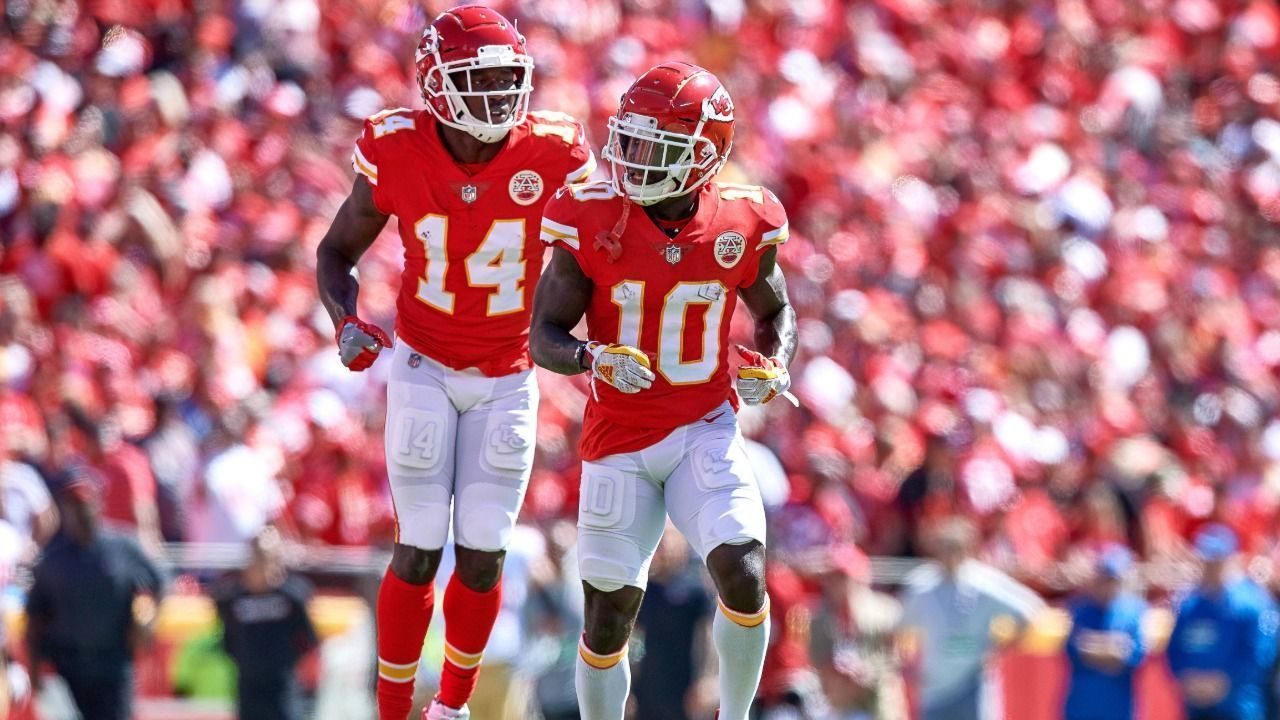 
                <strong>Kansas City Chiefs: Wide Receiver</strong><br>
                Zugegebenermaßen ist es immer schwer beim aktuellen Super-Bowl-Champion was zu kritisieren, doch das Receiver-Corps der Chiefs könnte in der kommenden Saison für Zündstoff sorgen. Mecole Hardman und DeMarcus Robinson werden einen Angriff auf Sammy Watkins Starter-Position wagen und mehr Targets fordern. 
              