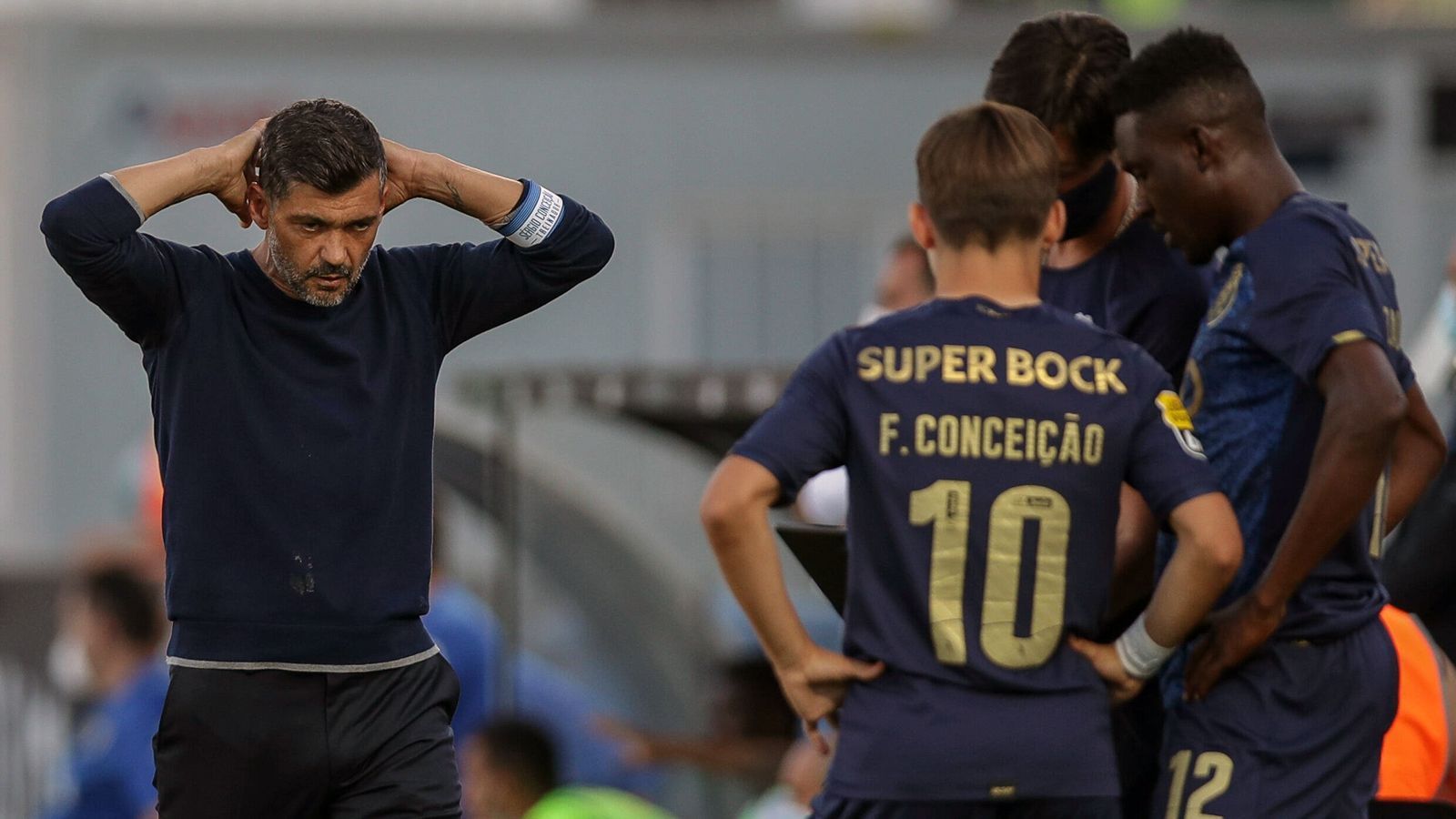 
                <strong>FC Porto (Portugal)</strong><br>
                Portugals Vizemeister FC Porto (um Trainer Sergio Conceicao) kann ebenfalls mit den Millionen aus der Champions League planen. Um die Abwehr zu verstärken, verpflichtete Porto erst kürzlich den bisherigen Leverkusener Wendell. 
              