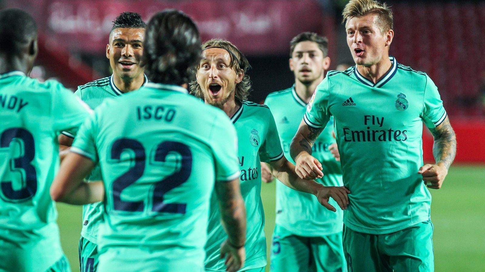 
                <strong>Platz 1 - Real Madrid</strong><br>
                Wert: 4,24 Milliarden DollarBesitzer: Vereinsmitglieder
              
