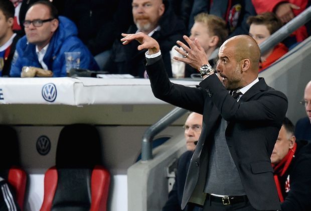 
                <strong>Pep on Fire</strong><br>
                Sorry Pep: Ein bisschen Übung kann da nicht schaden! Doch auch für seine Spieler hatte Guardiola noch etwas Energie übrig ...
              