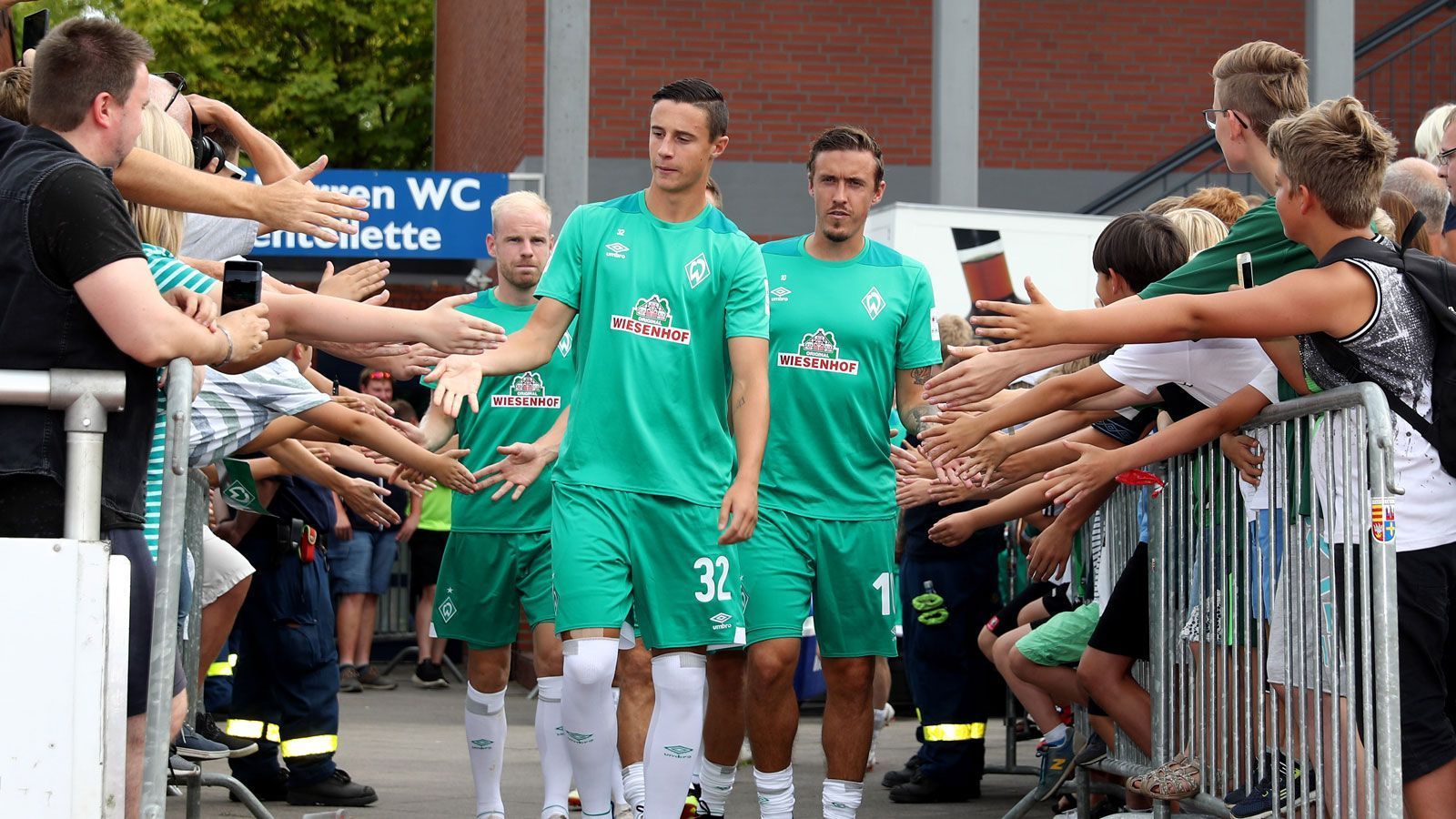 
                <strong>7. Platz: Werder Bremen </strong><br>
                Trikot: 84,95 Euro - Beflockung: 12,50 Euro - Gesamtpreis: 97,45 Euro
              