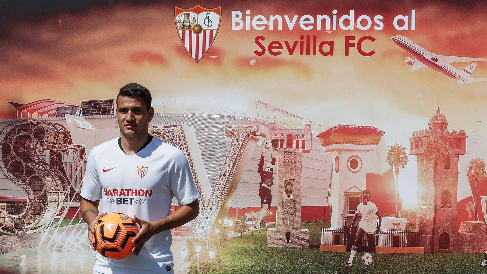 
                <strong>Rony Lopes (FC Sevilla) </strong><br>
                Während es Ben Yedder ins Fürstentum zieht, tritt Rony Lopes den umgekehrten Weg an und unterschreibt beim FC Sevilla bis 2024. Laut der spanischen Nachrichtenagentur "EFE" zahlt der Klub aus Andalusien 20 Millionen Euro Ablöse für den portugisischen Nationalspieler.
              