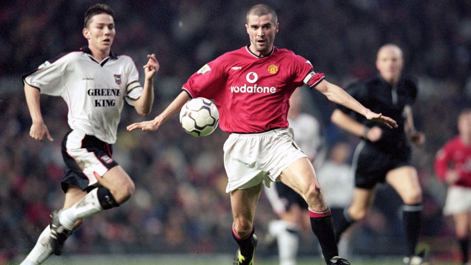 
                <strong>Platz 24 - Roy Keane (Manchester United)</strong><br>
                &#x2022; Ablösesumme: 109 Millionen Euro<br>&#x2022; Wechsel von Nottingham Forest zu Manchester United (1993)<br>
              