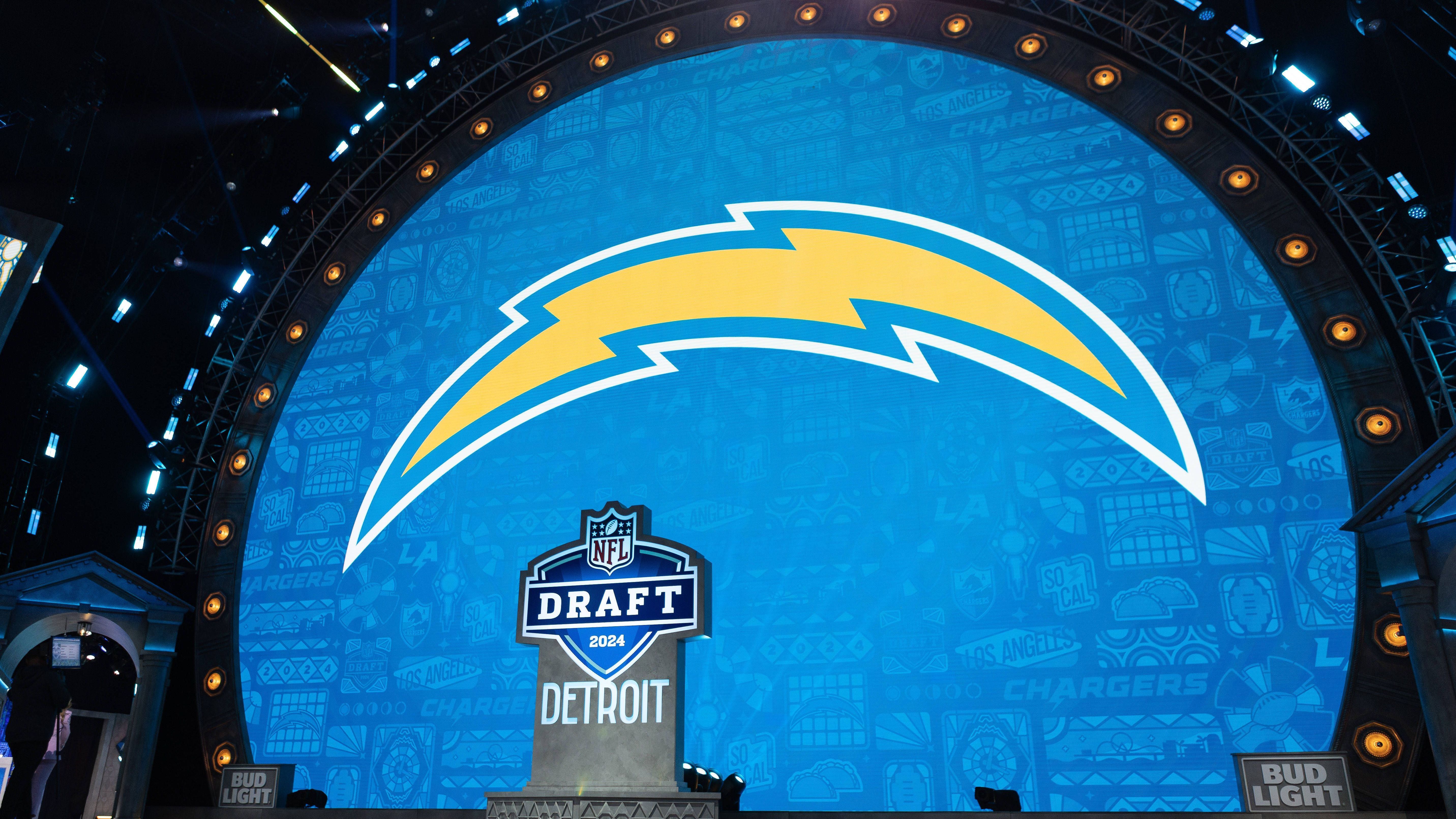 <strong>Los Angeles Chargers (11 Picks)</strong><br>1. Runde<br>2. Runde<br>3. Runde<br>4. Runde<br>5. Runde<br>6. Runde (via Patriots)<br>6. Runde<br>6. Runde (Compensatory)<br>6. Runde (Compensatory)<br>7. Runde (via Browns)<br>7. Runde (Compensatory)