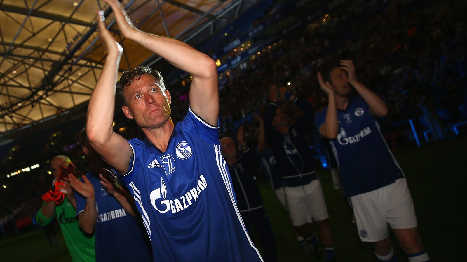 
                <strong>Platz 15: Ingo Anderbrügge</strong><br>
                Verwandelte Elfmeter: 20 - Vom Punkt getroffen für: FC Schalke 04
              