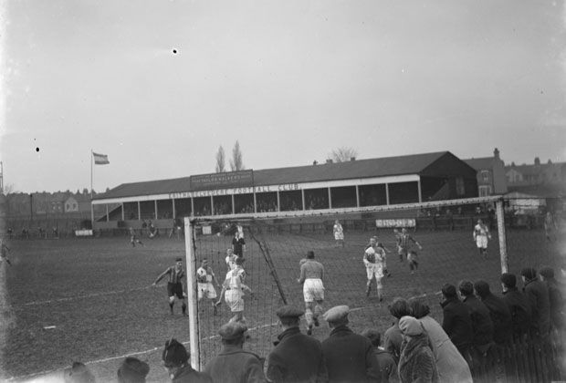 
                <strong>Platz 3: Cray Wanderers FC</strong><br>
                1860 wurden die Cray Wanderers ins Leben gerufen. Derzeit in der siebten Liga aktiv.
              