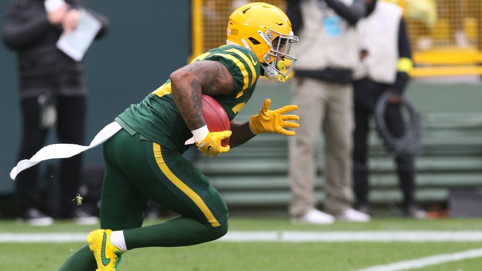 
                <strong>Keisean Nixon </strong><br>
                Position: Kick ReturnerTeam: Green Bay Packers
              