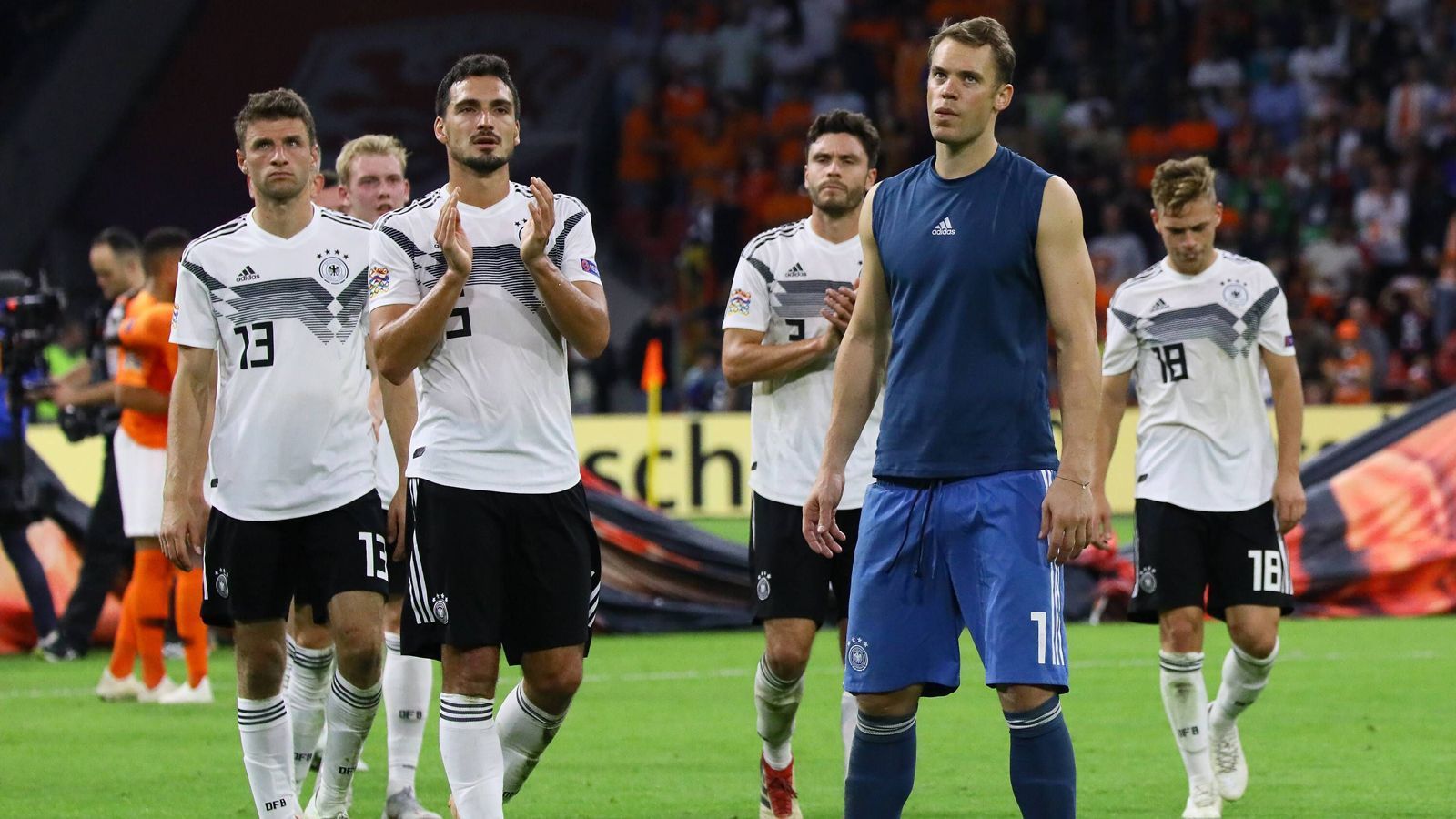 
                <strong>Absteiger: Deutschland</strong><br>
                Von League A in League BVor dem abschließenden Gruppenspiel gegen die Niederlande stand Deutschland bereits als Absteiger aus der League A fest. Der tiefe Sturz des Weltmeisters von 2014 geht also weiter. In den vier Partien gegen Frankreich und die Niederlande konnte die Mannschaft vom Joachim Löw nur zwei Punkte holen.
              