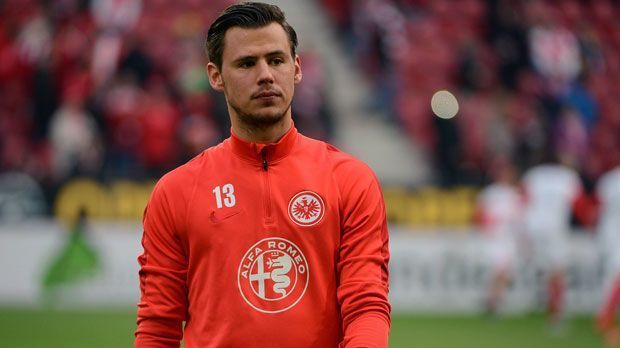 
                <strong>Eintracht Frankfurt (elf Spieler aus Österreich)</strong><br>
                Eintracht Frankfurt (elf Spieler aus Österreich): Bei den Hessen haben sich all den Jahren einige Österreicher getummelt. Aktuell ist Ersatztorwart Heinz Lindner der einzige Profi im Frankfurter Kader mit österreichischem Pass. Die meisten Spiele bestritt Wilhelm Huberts in den 60er-Jahren für die Frankfurter.
              
