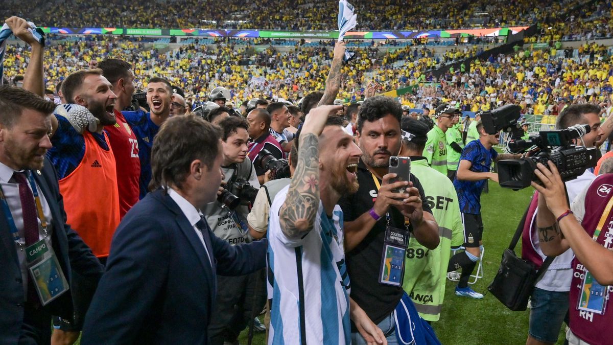 21st November 2023; Stadium Maracana, Rio de Janeiro, Brazil: Lionel Messi of Argentina, celebrates his teams victory after the FIFA World Cup, WM, Weltmeisterschaft, Fussball 2026 football qualifi...