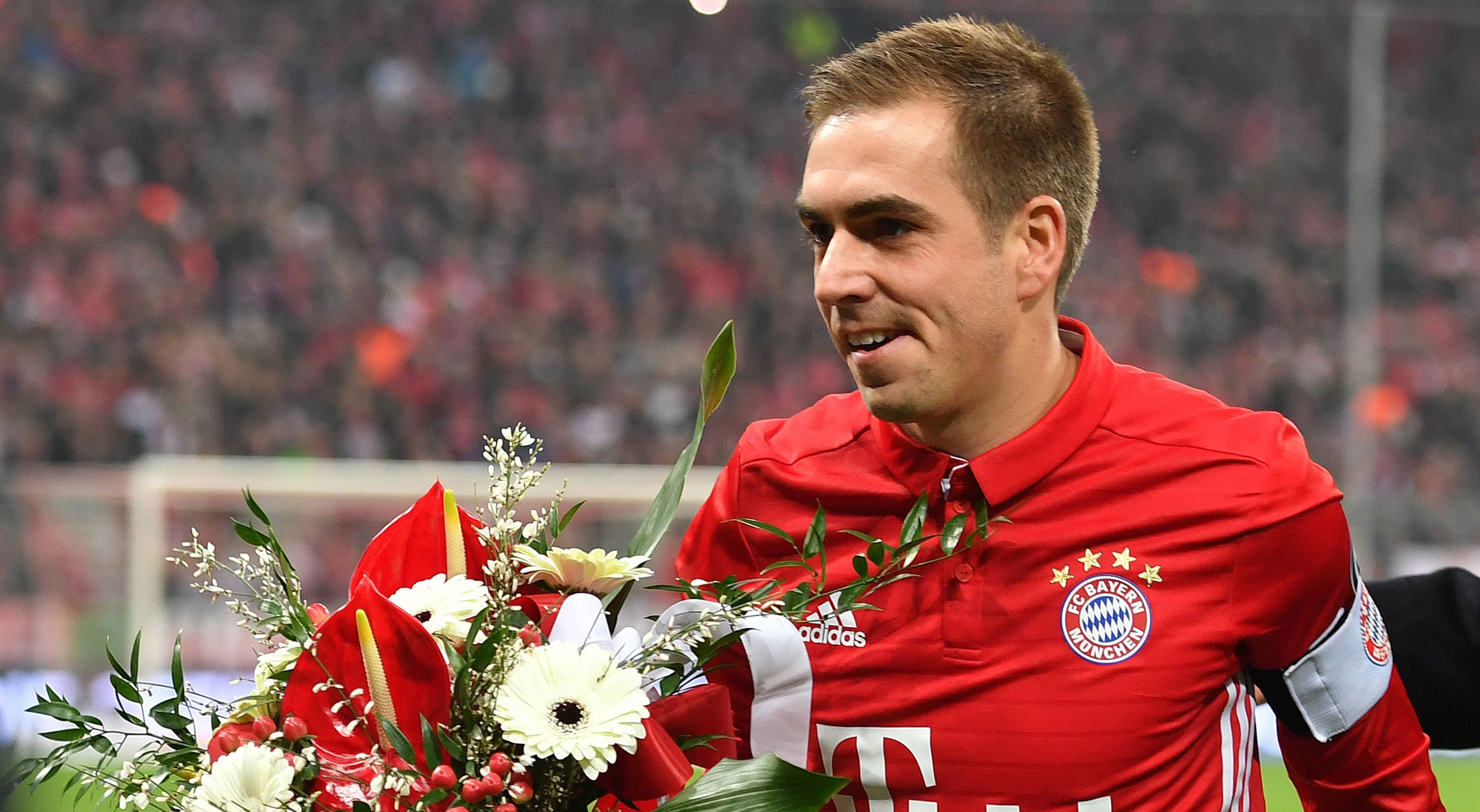 
                <strong>Philipp Lahm</strong><br>
                Jetzt ist es raus: Philipp Lahm hängt nach dieser Saison seine Fußballschuhe an den Nagel und hat auch keine Lust auf den Sportdirektor-Posten beim FC Bayern München. Stattdessen ist der 33-Jährige "ab Sommer Privatier", wie er selbst verkündet hat. Klingt nicht schlecht, aber wir hätten da aber auch noch ein paar andere Ideen. ran.de präsentiert sieben nicht ganz ernst gemeinte Vorschläge für Philipp Lahms zweite Karriere.
              