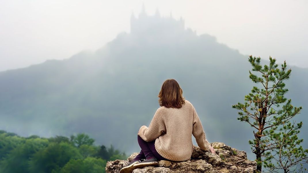 Im Beauty-Artikel verraten wir euch, wie die Haare auch im kalten Herbst und Winter strahlend schön bleiben.