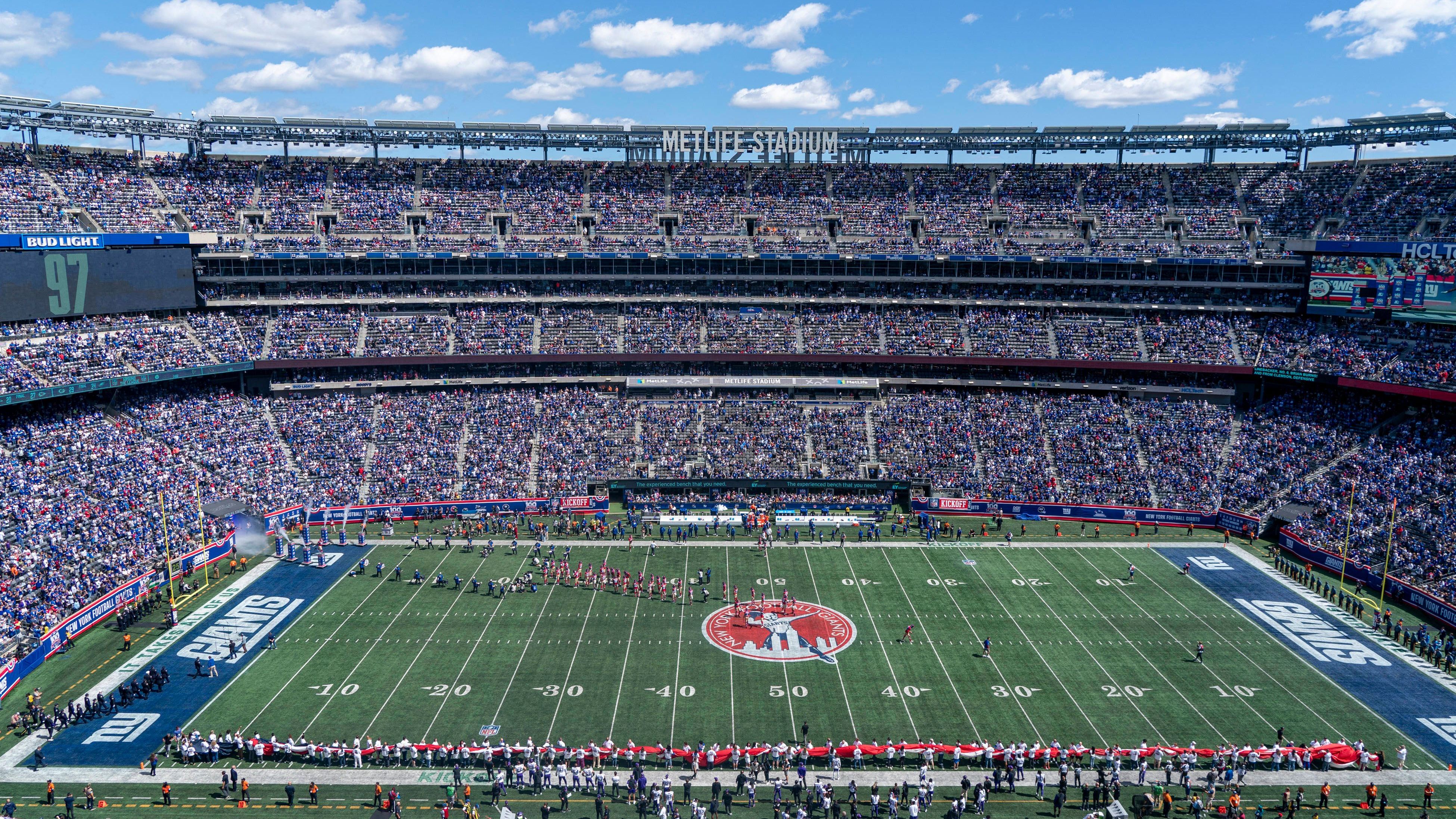 <strong>13. Platz: New York Giants (MetLife Stadium)</strong> <br>Vier Tickets: 506,96 Dollar<br> Zwei Bier: 10 Dollar<br> Zwei Softdrinks: 6 Dollar<br> Vier Hotdogs: 28 Dollar<br> Parken: 38,10 Dollar<br> <strong>Gesamtkosten: 589,06 Dollar</strong>