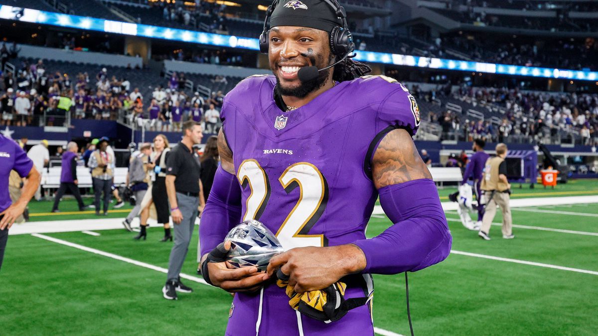 ARLINGTON, TX - SEPTEMBER 22: Baltimore Ravens running back Derrick Henry (22) accepts the Tom Brady LFG Award after the game between the Dallas Cowboys and the Baltimore Ravens on September 22, 20...