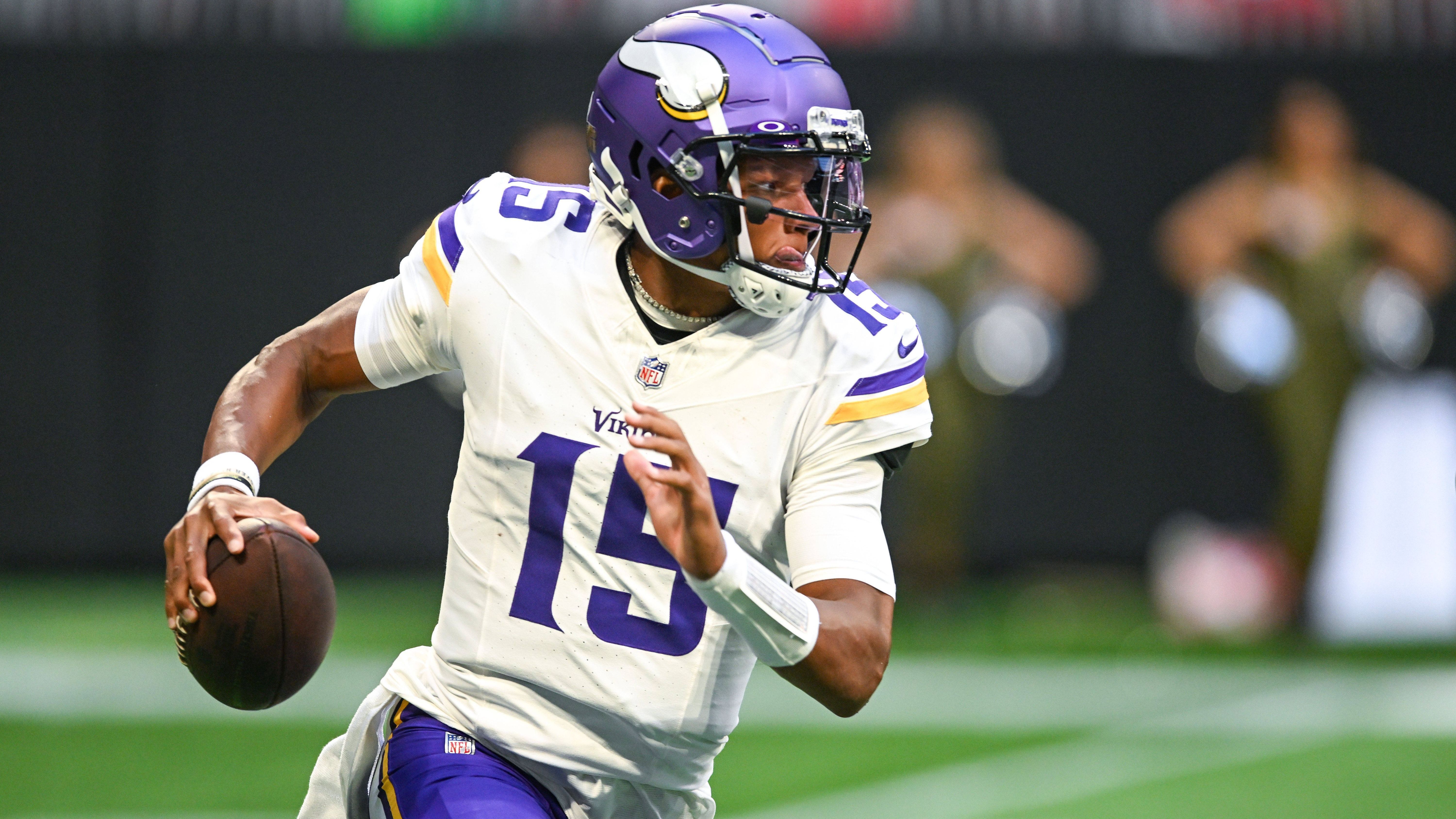 <strong>Gewinner: Joshua Dobbs (Minnesota Vikings)</strong><br>Vor dem Spiel musste man dem Feuerwehrmann der Vikings noch zeigen, wo die eigene Umkleidekabine sich befindet. Auf dem Feld hatte Dobbs aber keine Orientierungsprobleme. Er führte sein Team mit einer herausragenden ersten Halbzeit zum 27:19-Sieg über die New Orleans Saints. Selten hat jemand so schnell nach einem Trade funktioniert wie er.