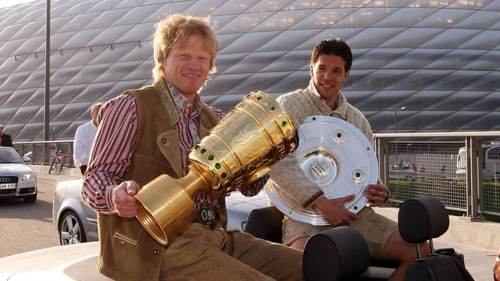 
                <strong>Langezeit-Rekordmeister</strong><br>
                Mit seiner stolzen Titelsammlung war Kahn viele Jahre Rekordmeister des Rekordmeisters. Bastian Schweinsteiger und Frank Ribery haben den Titan mittlerweile ein- beziehungsweise überholt. Auch Thomas Müller ist in Sachen Meister-Titel mit dem Titan in diesem Jahr gleichgezogen.
              