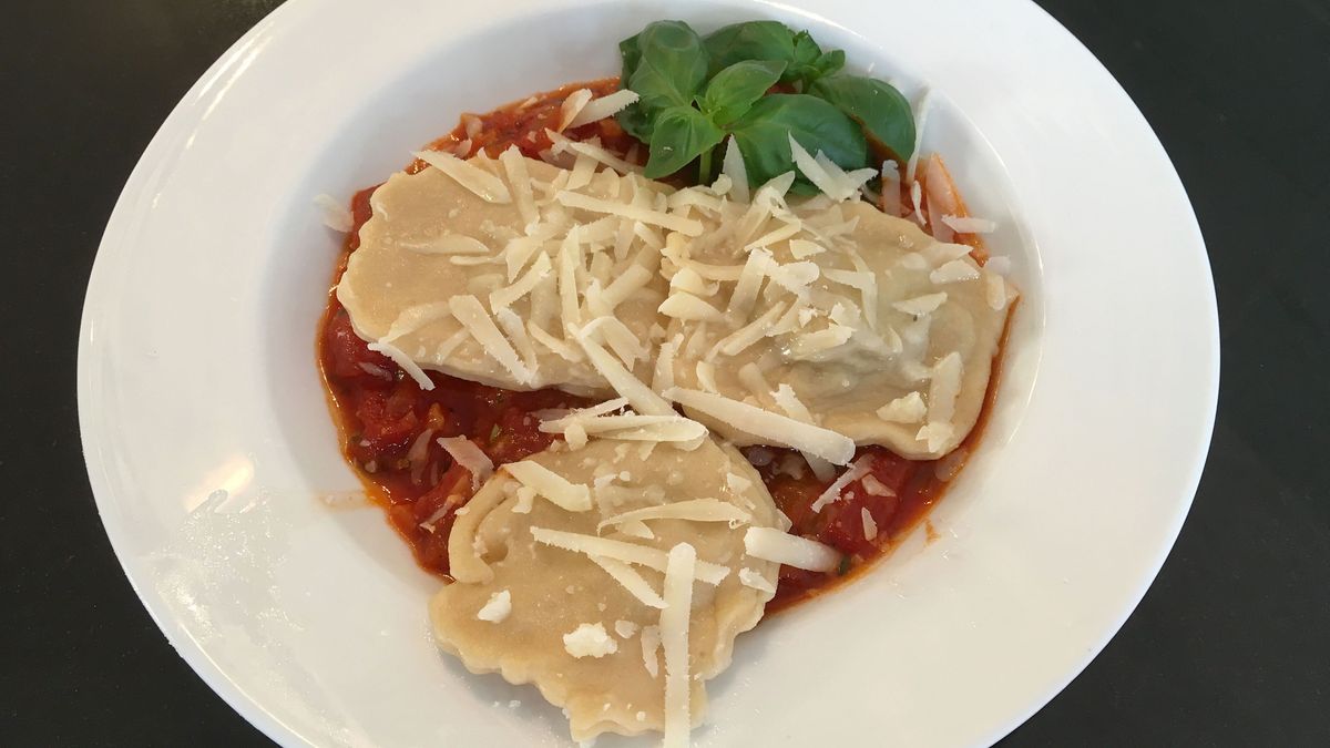 Achims Ravioli mit Tomatensoße