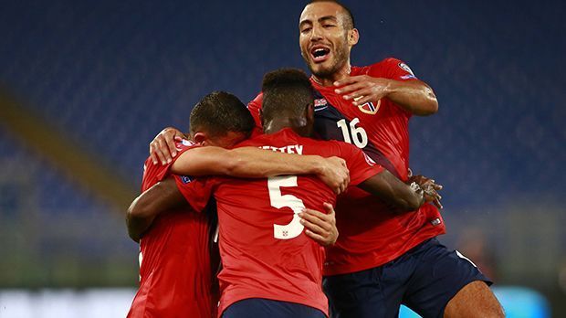 
                <strong>Norwegen vs. Ungarn</strong><br>
                Norwegen vs. Ungarn. In den Quali-Spielen schaffte Norwegen sechs Siege, ein Unentschieden und drei Niederlagen. Ungarn siegte vier Mal, spielte vier Mal unentschieden. In der FIFA-Weltrangliste liegen beide Teams nah beieinander: Ungarn auf Platz 33, Norwegen einen Platz dahinter.
              