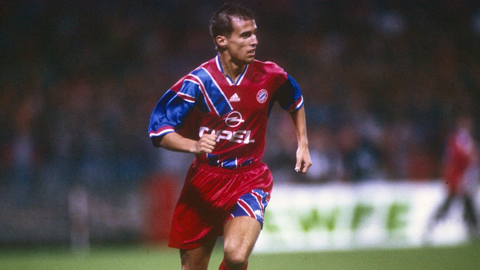 
                <strong>Mehmet Scholl</strong><br>
                Rückennummer 10 beim FC Bayern: von 1994 bis 1995Position: Offensives Mittelfeld
              