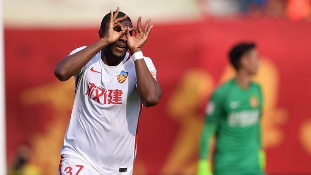 
                <strong>Anthony Modeste</strong><br>
                Verrückt? Möglich, aber Modeste ist in China nicht wirklich glücklich. Doch der Angreifer hat ein hervorragendes Verhältnis zu BVB-Trainer Peter Stöger. Er könnte dem BVB auch auf Anhieb weiterhelfen
              