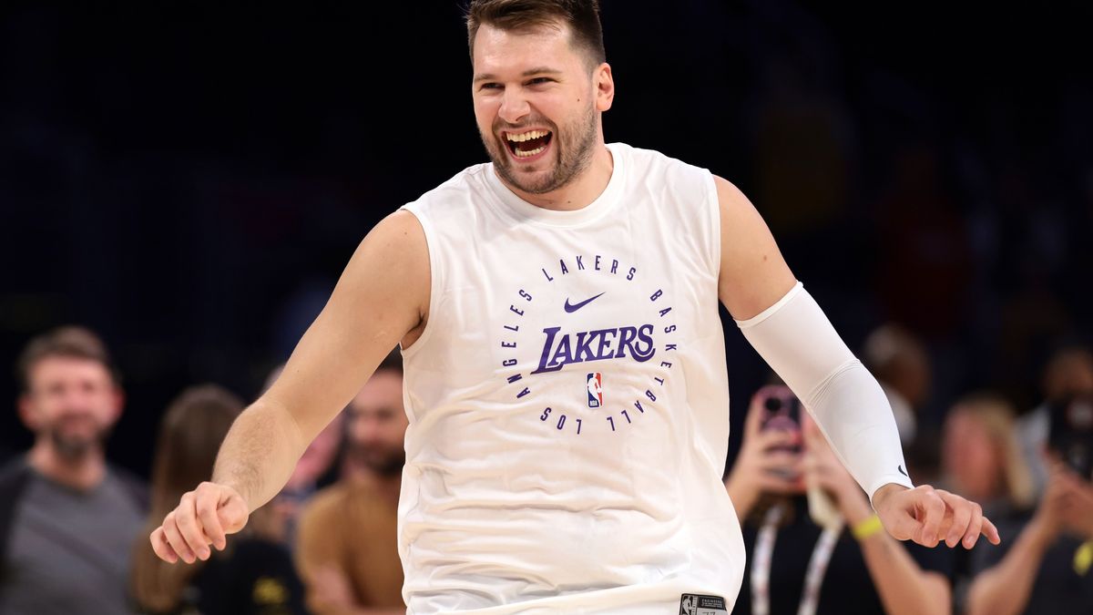 Houston Rockets v Los Angeles Lakers