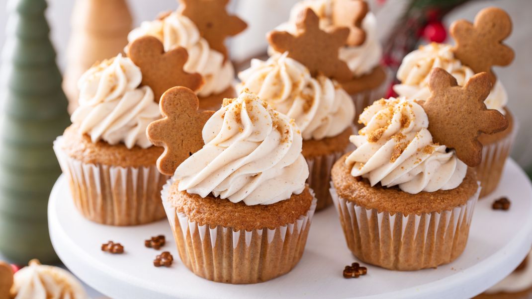 Lust auf cremig-würzige Weihnachts-Cupcakes? Dann wirst du unsere Kreation mit Spekulatius lieben!