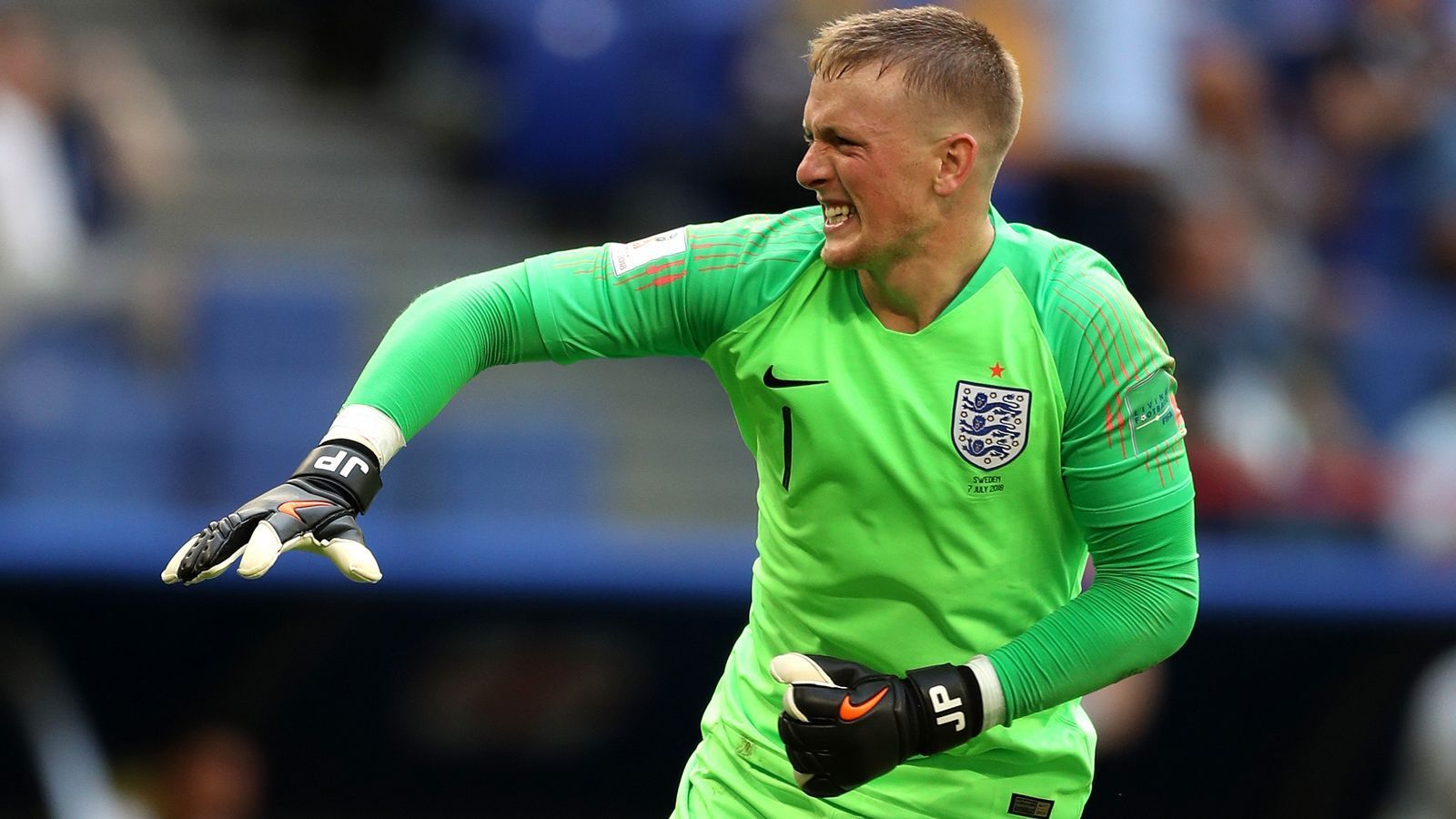 
                <strong>Jordan Pickford</strong><br>
                Der englische Keeper ist lange Zeit mehr oder weniger beschäftigungslos. Doch in der 47. Minute ist Pickford bei einem Kopfball von Marcus Berg gefordert und pariert diesen mit einem starken Reflex. Rettet zudem in der 61. Minute gegen Toivonen und in der 71. Minute gegen Berg. Ein richtig starker Auftritt. ran-Note: 1
              