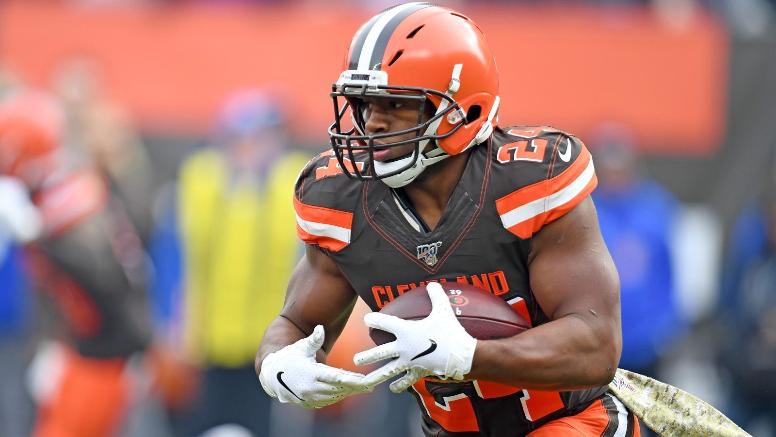 
                <strong>Die meisten Rushing Yards</strong><br>
                Nick Chubb (Running Back der Cleveland Browns) mit Die Top 40 im Datencenter >>
              