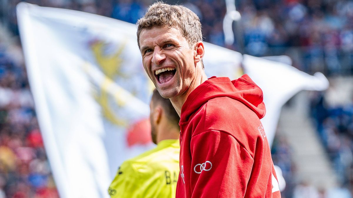 17.05.2025, TSG 1899 Hoffenheim vs. FC Bayern München, 1. Bundesliga, 34. Spieltag Thomas Müller (FC Bayern Muenchen, 25) Wichtiger Hinweis: Gemaess den Vorgaben der DFL Deutsche Fussball Liga bzw....