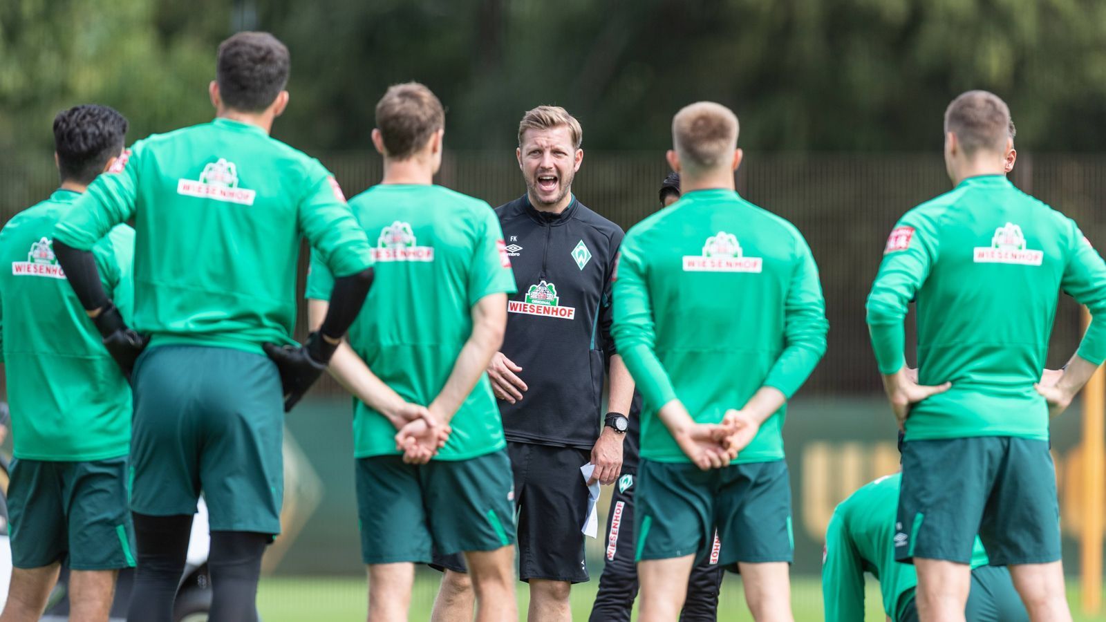 
                <strong>Platz 4: SV Werder Bremen</strong><br>
                Der Start in die Vorbereitung verlief zunächst schleppend, dafür wurde es zuletzt immer besser.Es scheint, als hätten die Bremer rechtzeitig zum Start an Fahrt aufgenommen. ran-Formbarometer: 71 Prozent. 
              