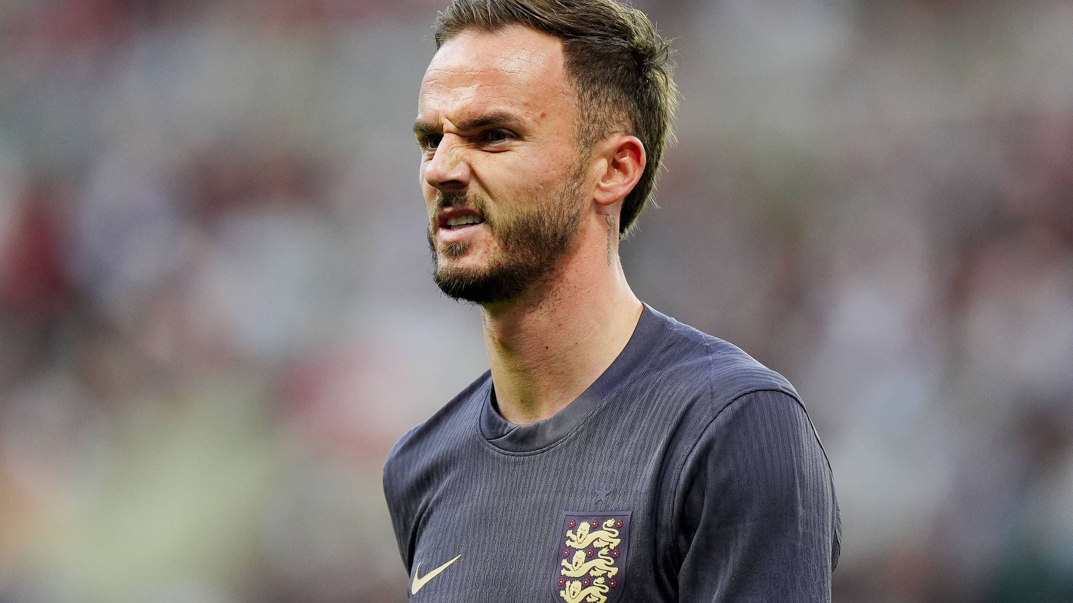 <strong>James Maddison (England)</strong><br>Auch Maddison schaffte es nicht in den finalen Kader von Southgate. Der 27-Jährige startete stark in die Saison, verpasste allerdings aufgrund einer Knöchelverletzung insgesamt 13 Partien für seinen Klub Tottenham Hotspur und die Nationalmannschaft. Dadurch konnte er sich nicht genug für die Europameisterschaft empfehlen.