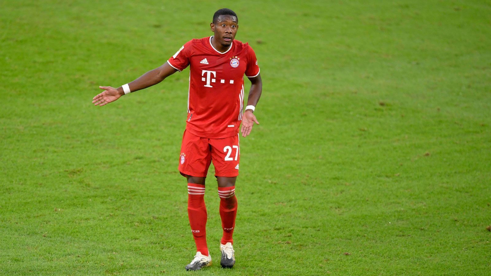 
                <strong>David Alaba</strong><br>
                Kassiert bereits in der 5. Minute die gelbe Karte und muss sich fast das gesamte Spiel im Zweikampf zügeln. Steht zu weit weg von Felix, als dieser kurz nach der Pause das zurückgenommene Anschlusstor erzielt. Spielt vereinzelt, aber seltener als gewohnt, seine langen Bälle auf die Außenbahnspieler. In den direkten Duellen sicher, musste nicht allzu viele Zweikämpfe führen. ran-Note: 3
              