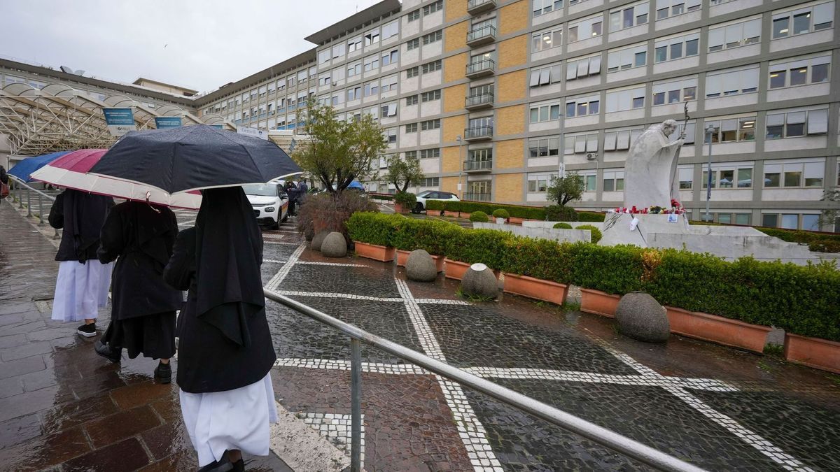 Papst Franziskus im Krankenhaus