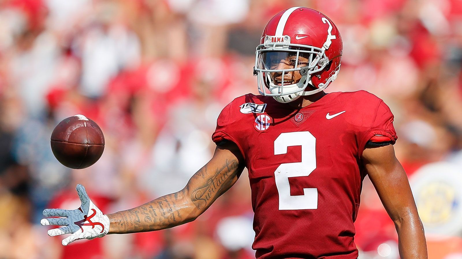 
                <strong>10. Pick: Dallas Cowboys - Patrick Surtain II, CB</strong><br>
                Die Cowboys brauchen Verstärkung in der Secondary, gut dass mit Patrick Surtain II der wohl stärkste Cornerback noch zu haben ist. Mit einer Größe vom 1,88 Meter und enormem Speed kann Surtain II praktisch alle Receiver covern.
              