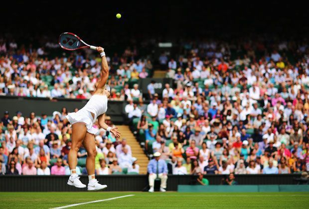 
                <strong>Wimbledon - die schönsten Bilder aus dem All England Club</strong><br>
                Flying Bine! Sabine Lisicki stand im vergangenen Jahr im Finale - ob sie ihren Coup dieses Mal wiederholen kann?
              