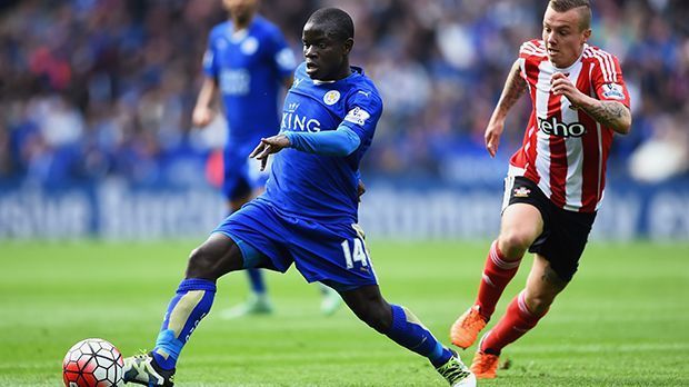 
                <strong>N'Golo Kante</strong><br>
                N'Golo Kante: Sein Aufstieg in den letzten fünf Jahren ist überragend. Zur Saison 2010/11 unterschrieb er einen Amateurvertrag bei US Boulogne, einem französischen Drittligisten. Allerdings spielte er dort im B-Team um die Amateurmeisterschaft. Der heute 25-Jährige spielte sich jedoch nach oben, wechselte in die zweite französische Liga. Seit Beginn der aktuellen Saison steht er bei Leicester City unter Vertrag. Durch seine starken Leistungen wurde er Ende letzten Jahres sogar in die französische Nationalmannschaft berufen.
              