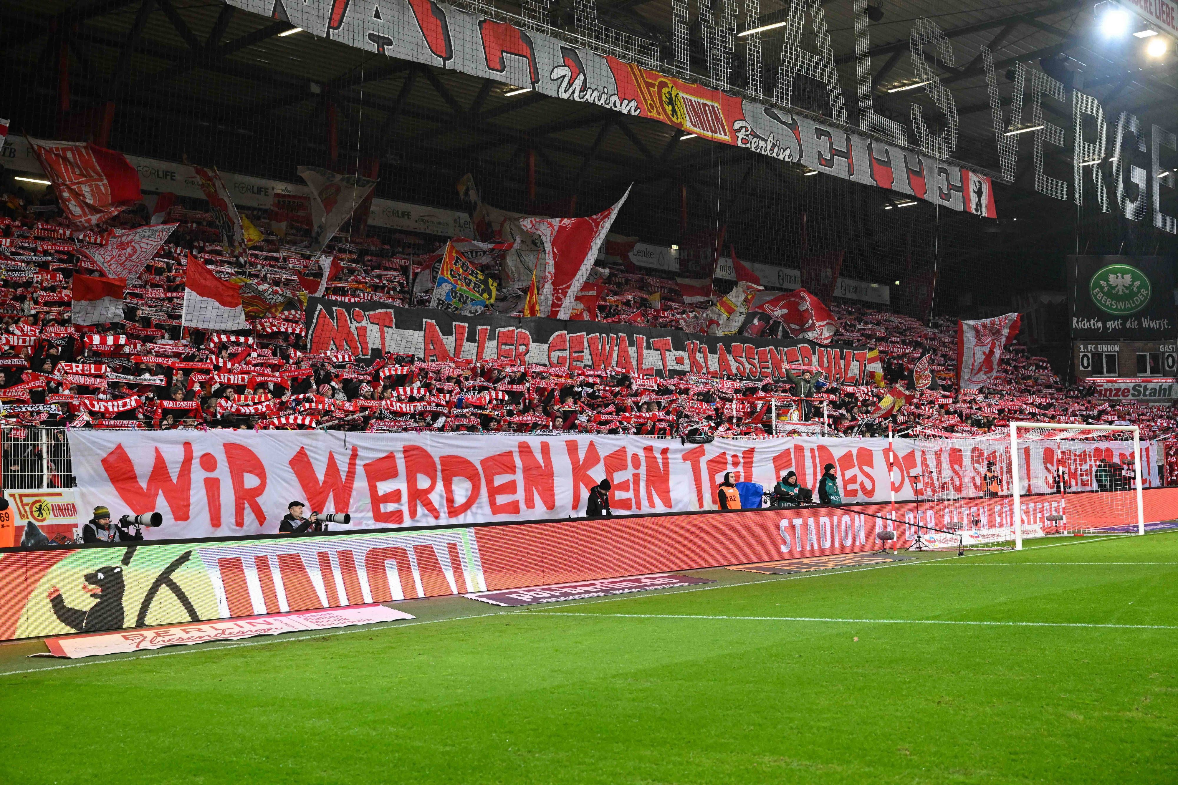 Bundesliga - Umfrage Zeigt: Diese Klubs Haben Die Meisten Fans