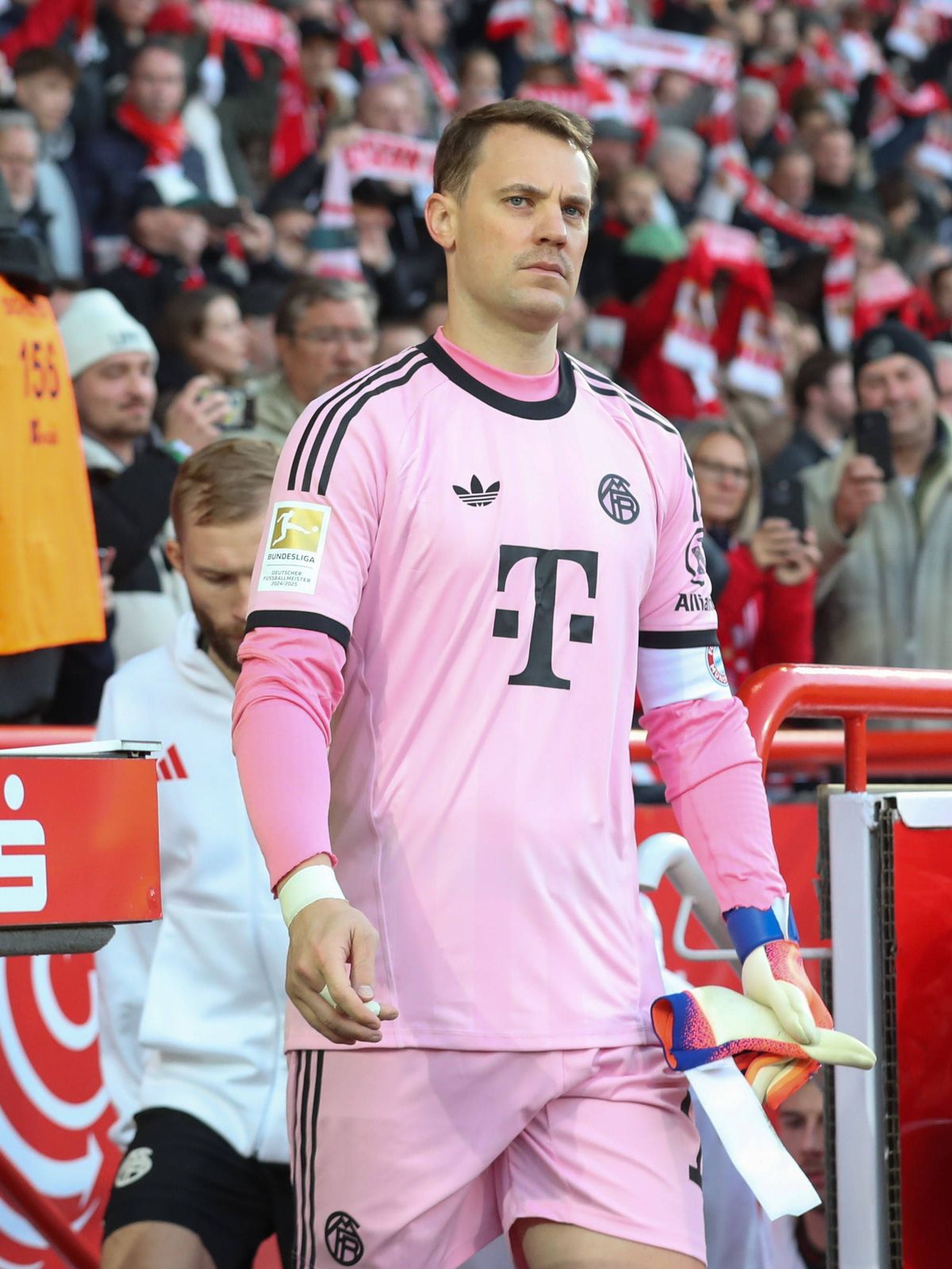 08.11.2025, xtgx, Fussball 1. Bundesliga, 1. FC Union Berlin - FC Bayern Muenchen emspor, v.l. Manuel Neuer (Muenchen, 1) (DFL DFB REGULATIONS PROHIBIT ANY USE OF PHOTOGRAPHS as IMAGE SEQUENCES and...