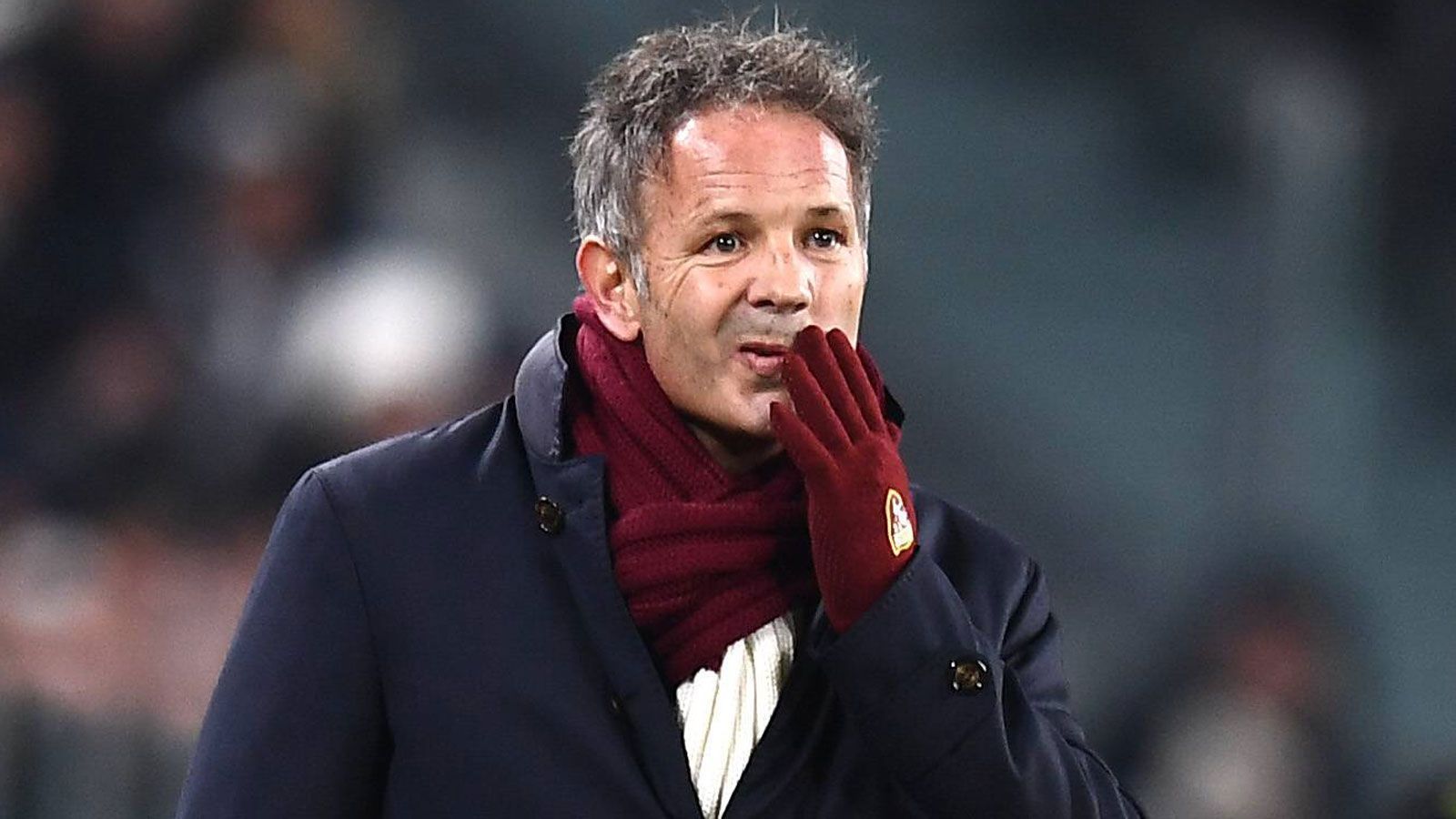 
                <strong>Sinisa Mihajlovic (Trainer)</strong><br>
                In Italien hat er auch die meiste Zeit seiner Trainer-Laufbahn bestritten. Catania, Florenz, Sampdoria, Milan und der FC Turin stehen in seinem Lebenslauf. Dazwischen war er für ein Jahr Trainer der serbischen Auswahl. Im Sommer 2018 ging er dann zu Sporting nach Portugal, wurde jedoch schon nach neun Tagen wieder entlassen.
              