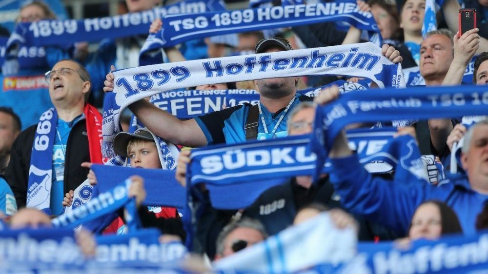 <strong>1899 Hoffenheim</strong><br>... klein und bescheiden, Zu Großem aufgestiegen, in der Fußballwelt geblieben. Die TSG, ein Traum, der Wirklichkeit geworden, unser Team, die Hoffnung, für heute und morgen."