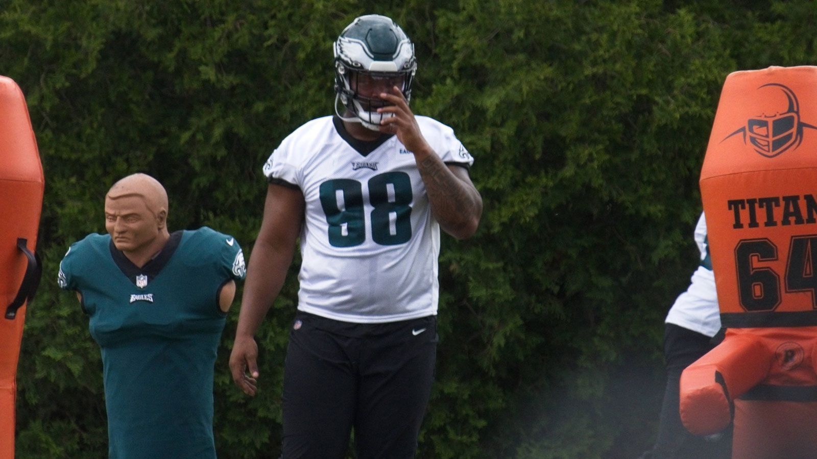
                <strong>9. Pick: Jalen Carter (Philadelphia Eagles)</strong><br>
                &#x2022; Rückennummer: 98<br>&#x2022; Position: Defensive Tackle<br>
              