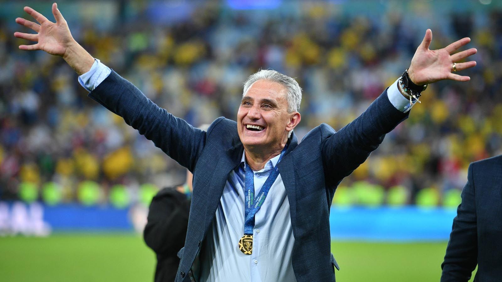 
                <strong>Tite (Brasilien)</strong><br>
                Mit der brasilianischen Nationalmannschaft gewinnt Tite den Copa-America-Titel 2019. Auf dem Weg zum Titel muss das Team nur ein Gegentor hinnehmen und erzielt selbst 15 Treffer.
              