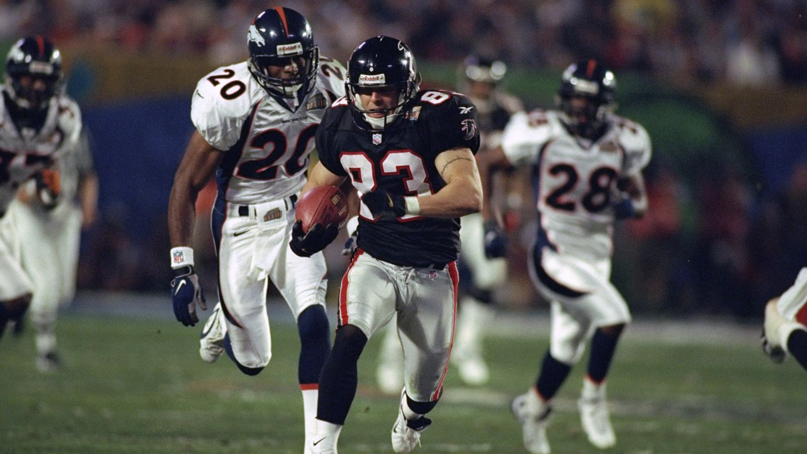 <strong>Super Bowl XXXIII</strong><br>
                Denver Broncos&nbsp;-&nbsp;Atlanta Falcons 34:19 (31. Januar 1999)<br>Stadion:&nbsp;Pro Player Stadium (Miami Gardens)
