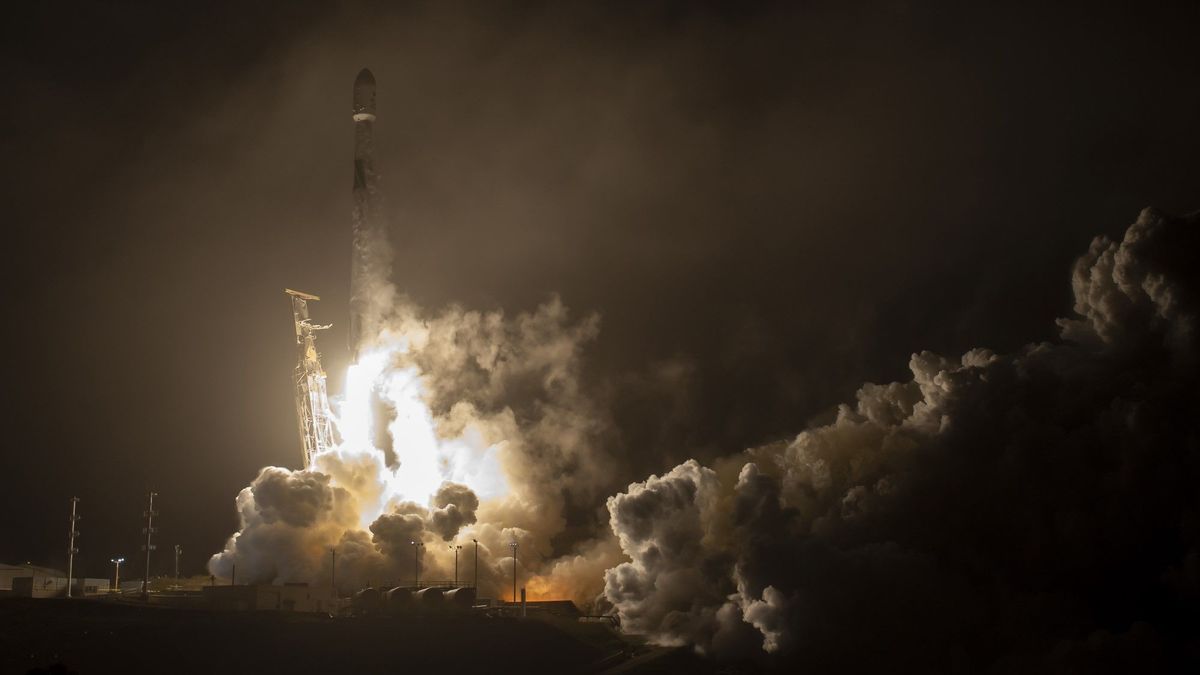 Nasa-Sonde Dirt auf den Weg ins All.