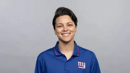 <strong>Angela Baker</strong>&nbsp; &nbsp; &nbsp; &nbsp; &nbsp; &nbsp; &nbsp; &nbsp; &nbsp; &nbsp; &nbsp; &nbsp; &nbsp; &nbsp; &nbsp; &nbsp; &nbsp; &nbsp; &nbsp; &nbsp; &nbsp; &nbsp; &nbsp; &nbsp; &nbsp; &nbsp; &nbsp; &nbsp; &nbsp; &nbsp; &nbsp; &nbsp; &nbsp; &nbsp; &nbsp; &nbsp; &nbsp; &nbsp; &nbsp; &nbsp; &nbsp; &nbsp; &nbsp; &nbsp; &nbsp; &nbsp; &nbsp; &nbsp; &nbsp; &nbsp; &nbsp; &nbsp; &nbsp; &nbsp; &nbsp; &nbsp; &nbsp; &nbsp; &nbsp; &nbsp; Baker wird diese Saison als Offensive Assistant bei den New York Giants fungieren. Ihre NFL-Karriere startete sie 2020 bei den Cleveland Browns. Dort erhielt ein Stipendium als Diversity Coach. 2022 startete Baker als Verantwortliche für Offense Quality Control bei den Giants.&nbsp; &nbsp; &nbsp; &nbsp; &nbsp; &nbsp; &nbsp; &nbsp; &nbsp; &nbsp; &nbsp; &nbsp; &nbsp; &nbsp; &nbsp; &nbsp; &nbsp; &nbsp; &nbsp; &nbsp; &nbsp; &nbsp; &nbsp; &nbsp; &nbsp; &nbsp; &nbsp; &nbsp; &nbsp; &nbsp; &nbsp; &nbsp; &nbsp; &nbsp; &nbsp; &nbsp; &nbsp; &nbsp; &nbsp; &nbsp; &nbsp; &nbsp; &nbsp; &nbsp; &nbsp; &nbsp; &nbsp; &nbsp; &nbsp;&nbsp;