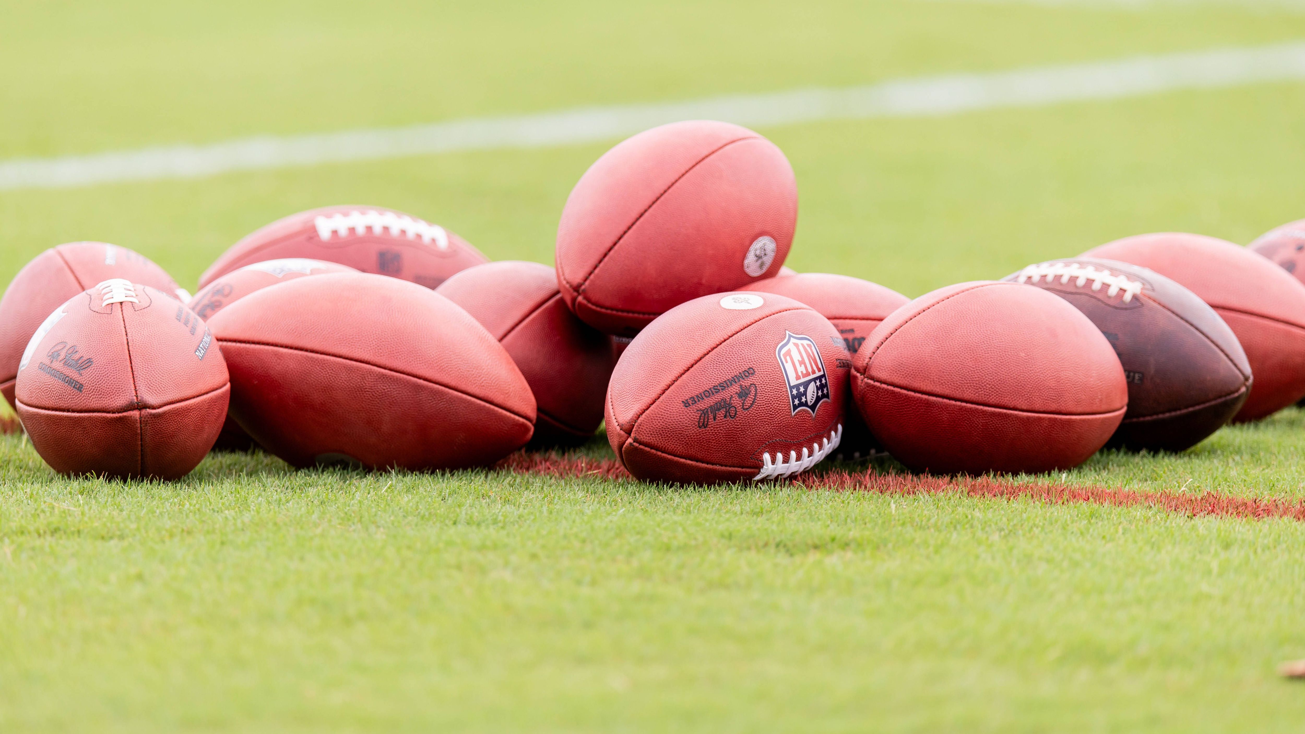 <em><strong>NFL-Ranking: Die TV-Marktgrößen pro Team</strong><br></em><em><i>In der NFL geht es auch immer um Marktwerte und Reichweiten. Neben dem Sport ist auch der Entertainment-Faktor riesig. "Nielsen DMA Rankings" hat jetzt eine Liste der TV-Marktgrößen pro NFL-Team aufgestellt</i>. Dabei wurden Haushalte mit mindestens einem TV-Gerät berücksichtigt. <strong>ran</strong> zeigt Euch, welche Franchise den größten TV-Markt erreicht.</em>