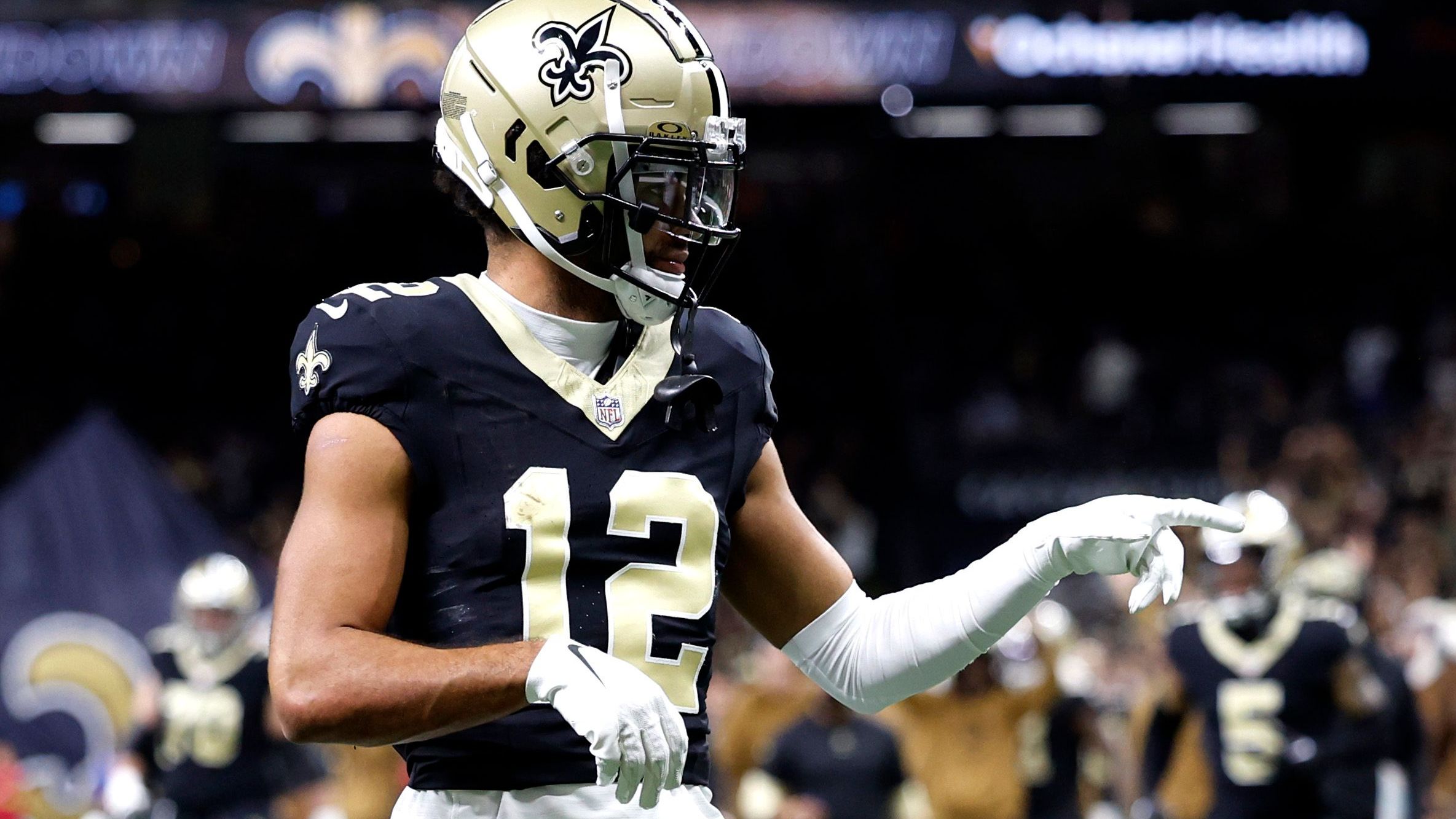 <strong>Platz 14: New Orleans Saints</strong>&nbsp;<br>Gefangene Yards: 1.804<br>Bester Receiver: Chris Olave (1.123 Yards, 5 Touchdowns)<br>Quarterback: Derek Carr (3.878 Yards, 25 Touchdowns, 17 Spiele)