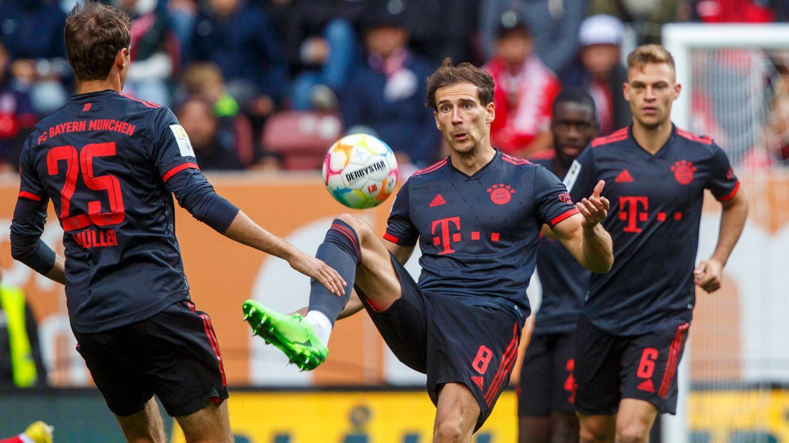 
                <strong>Bayern München: Das Zwischenzeugnis zur Länderspielpause</strong><br>
                Der FC Bayern München geht nach dem 0:1 gegen den FC Augsburg mit einem unguten Gefühl in die Länderspielpause. Die letzten vier Spiele in der Bundesliga wurden nicht gewonnen. Tabellenführer Union Berlin ist bereits auf fünf Punkte enteilt. ran verrät, wie die ran-Durchschnittsnote der einzelnen Bayern-Stars ausfällt.  
              