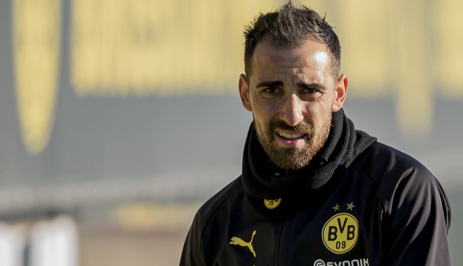 
                <strong>Paco Alcacer (FC Villarreal)</strong><br>
                Die Rückkehr von BVB-Stürmer Pablo Alcacer nach Spanien ist perfekt. Die Ablöse für den spanischen Nationalspieler beträgt rund 30 Millionen. Beide Seiten bestätigten den Transfer. Der BVB hatte Alcacer vor anderthalb Jahren für 23 Millionen Euro nach vorheriger Leihe vom FC Barcelona verpflichtet. Durch die Verpflichtung von Erling Haaland und einige Verletzungen war der Stürmer zuletzt nur noch Ergänzungsspieler beim Vizemeister.
              